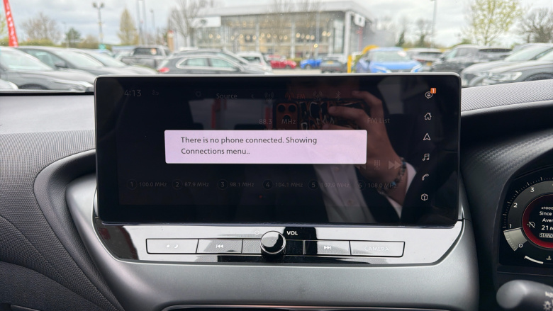 Nissan Juke 1.0 DiG-T N-Connecta 5dr Petrol Hatchback